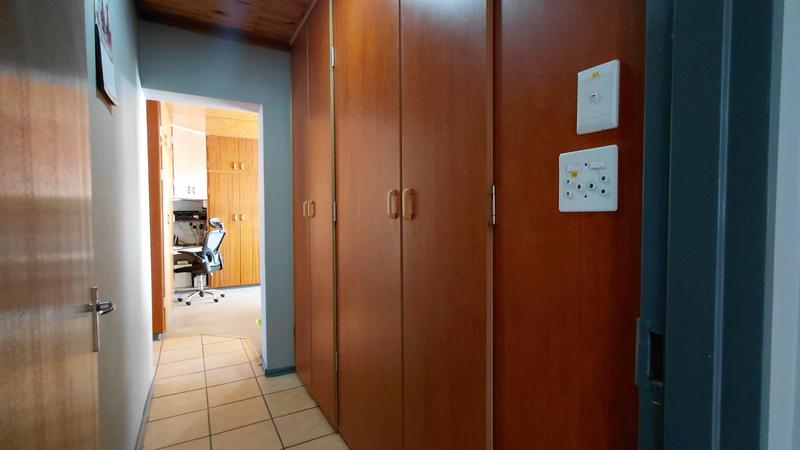 3 Bedroom Property for Sale in Langenhovenpark Free State